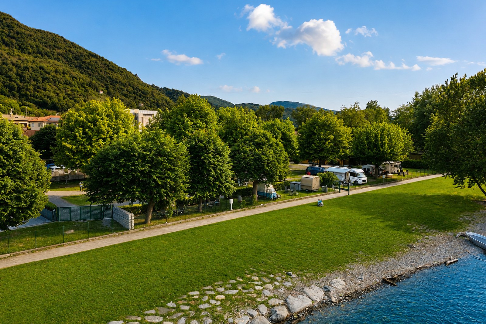 Bar und Restaurant im The Camp am Lago Maggiore - Ansicht 1
