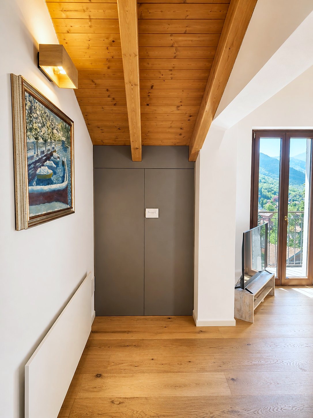 Attic Escape – holiday apartment in Brezzo di Bedero on Lake Maggiore