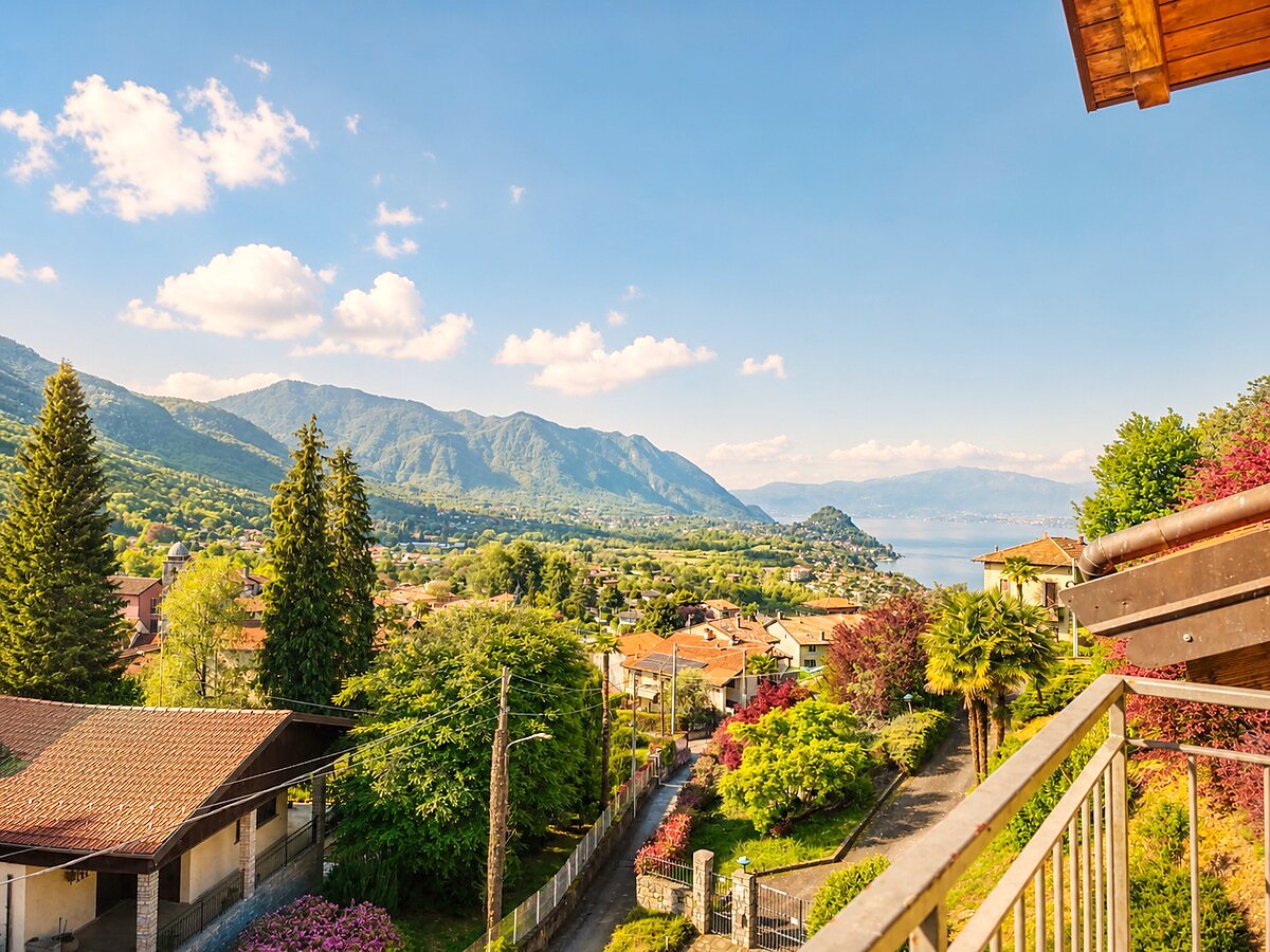 Attic Escape – holiday apartment in Brezzo di Bedero on Lake Maggiore