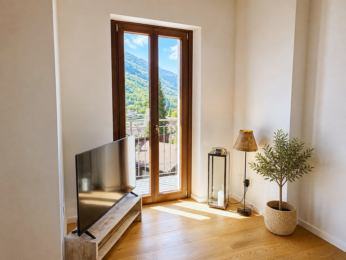 Attic Escape – holiday apartment in Brezzo di Bedero on Lake Maggiore