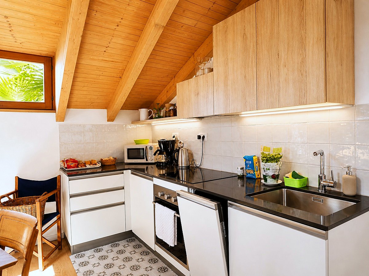 Attic Escape – holiday apartment in Brezzo di Bedero on Lake Maggiore