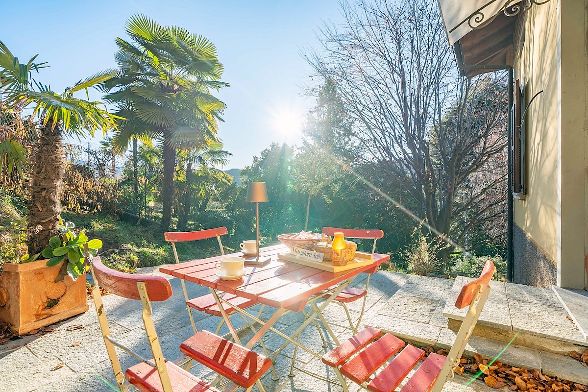 Lakeview Garden Apartment – appartamento vacanze a Brezzo di Bedero sul Lago Maggiore