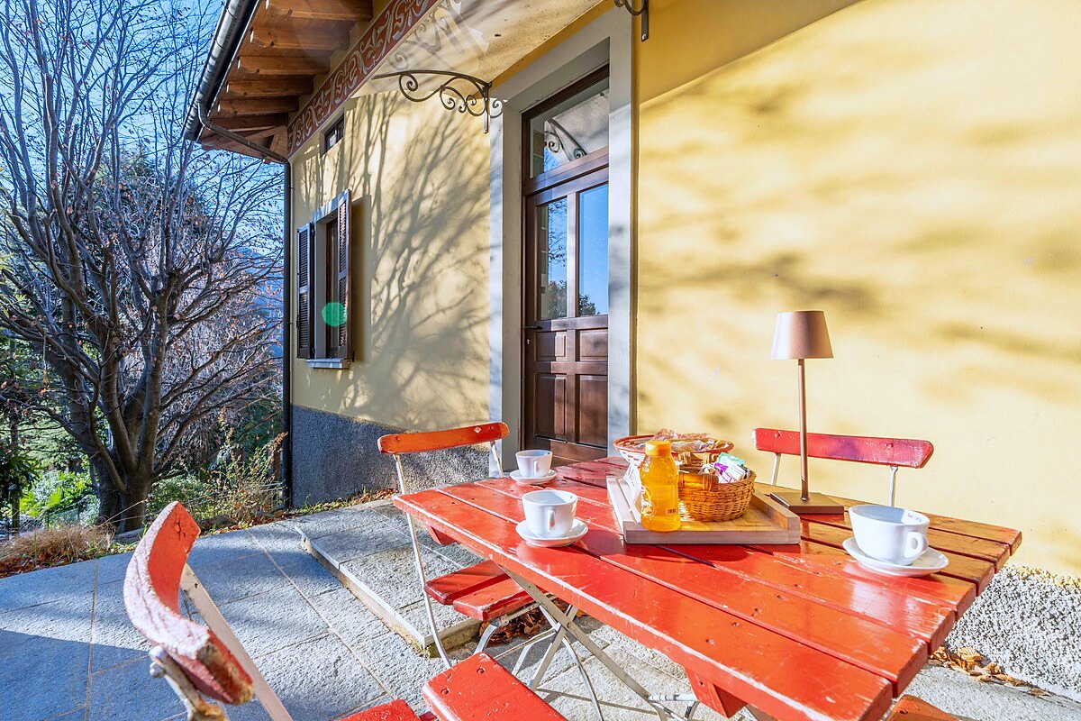 Lakeview Garden Apartment – appartamento vacanze a Brezzo di Bedero sul Lago Maggiore