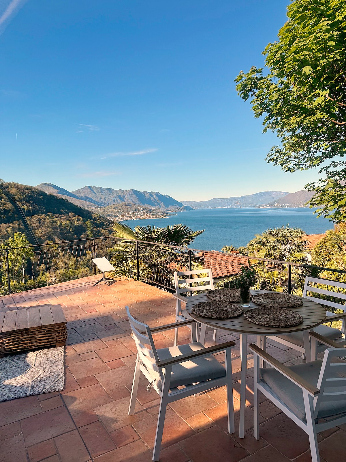 Artsy Retreat – holiday apartment in Luino on Lake Maggiore