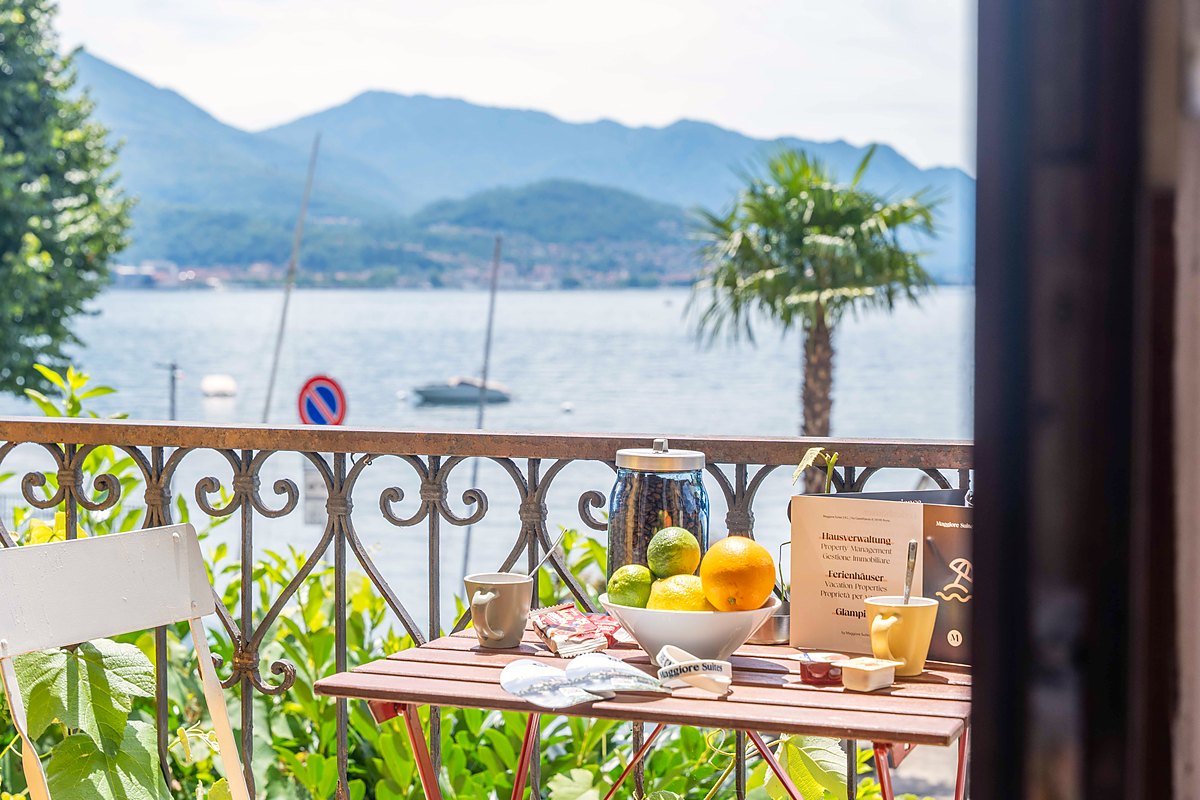 At the Lake – holiday apartment in Luino on Lake Maggiore