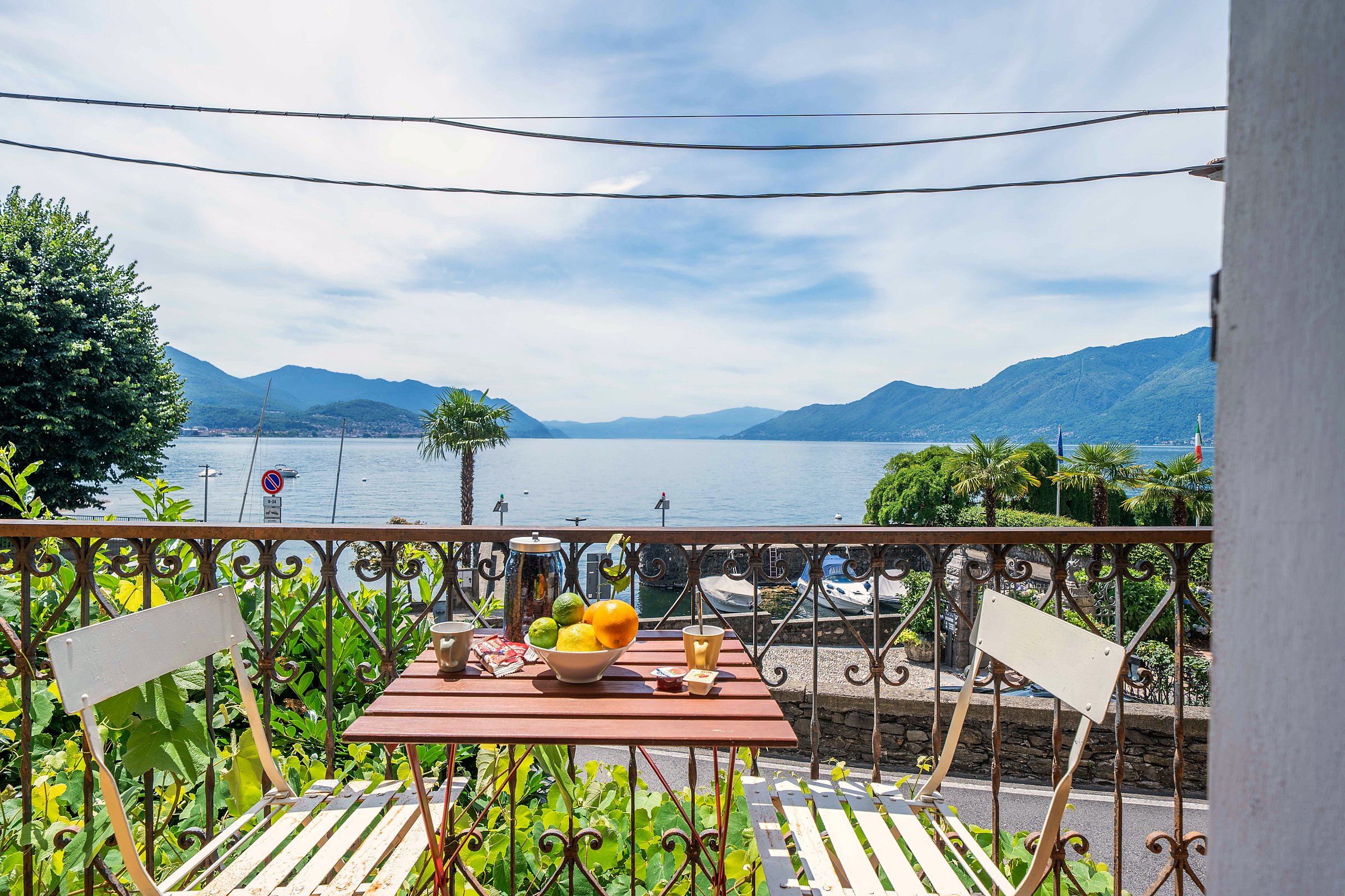 At the Lake – holiday apartment in Luino on Lake Maggiore