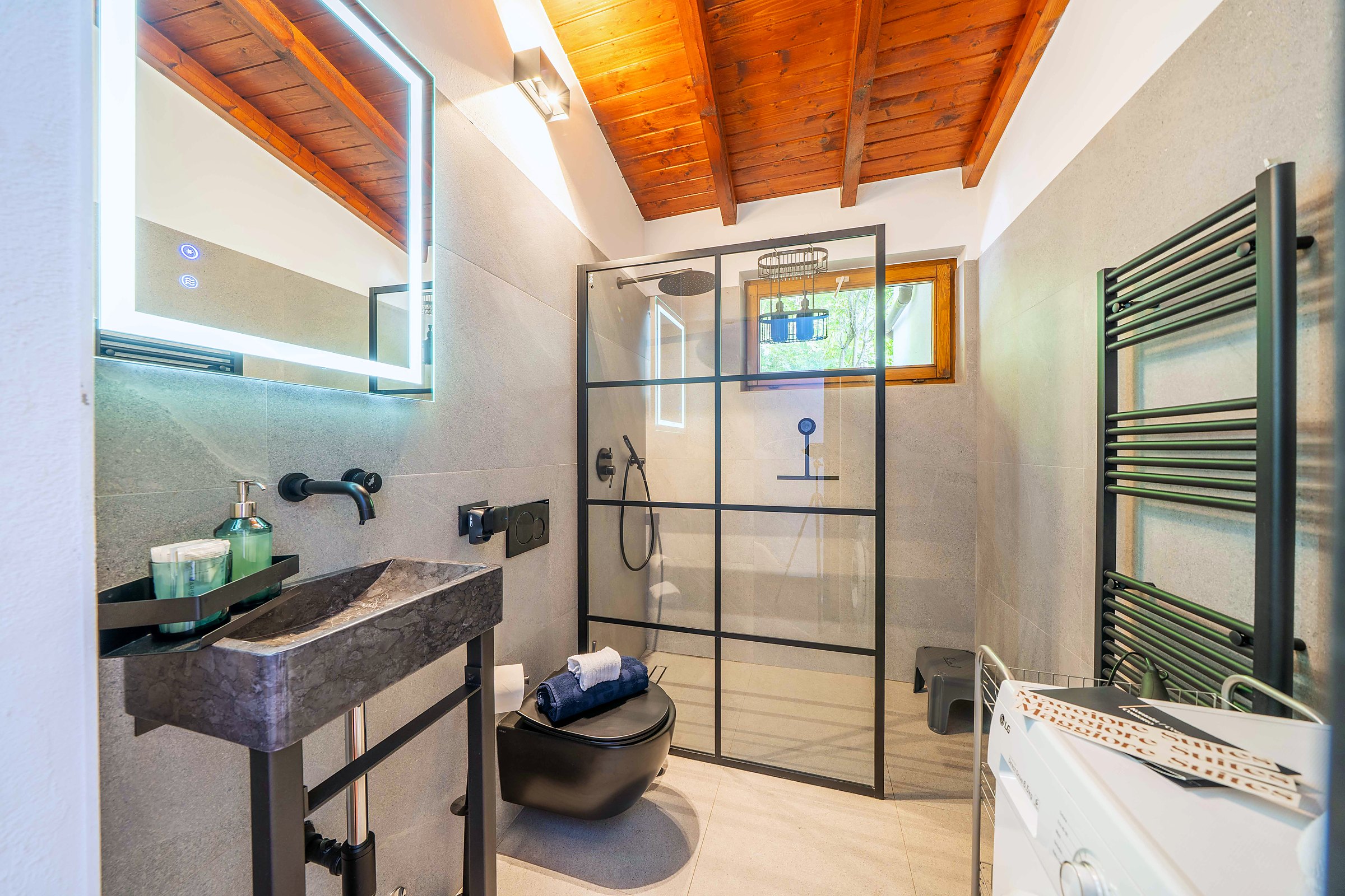 Lakeview 1BR Suite – Ferienwohnung in Luino am Lago Maggiore