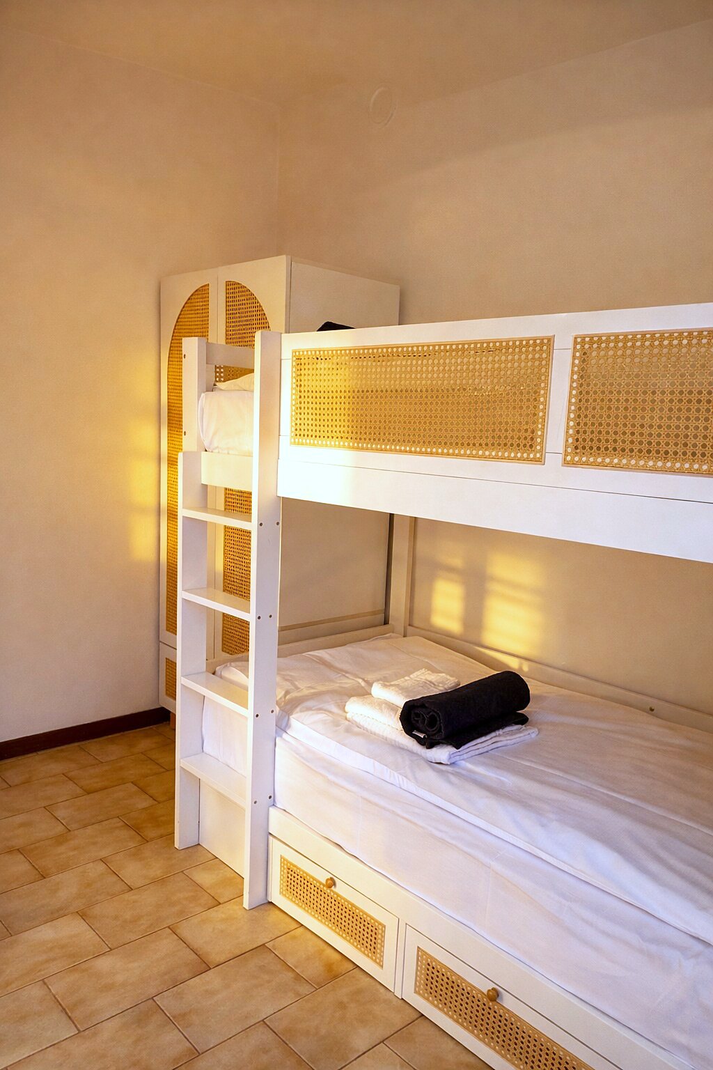 Central 2BR Stay – holiday apartment in Luino on Lake Maggiore