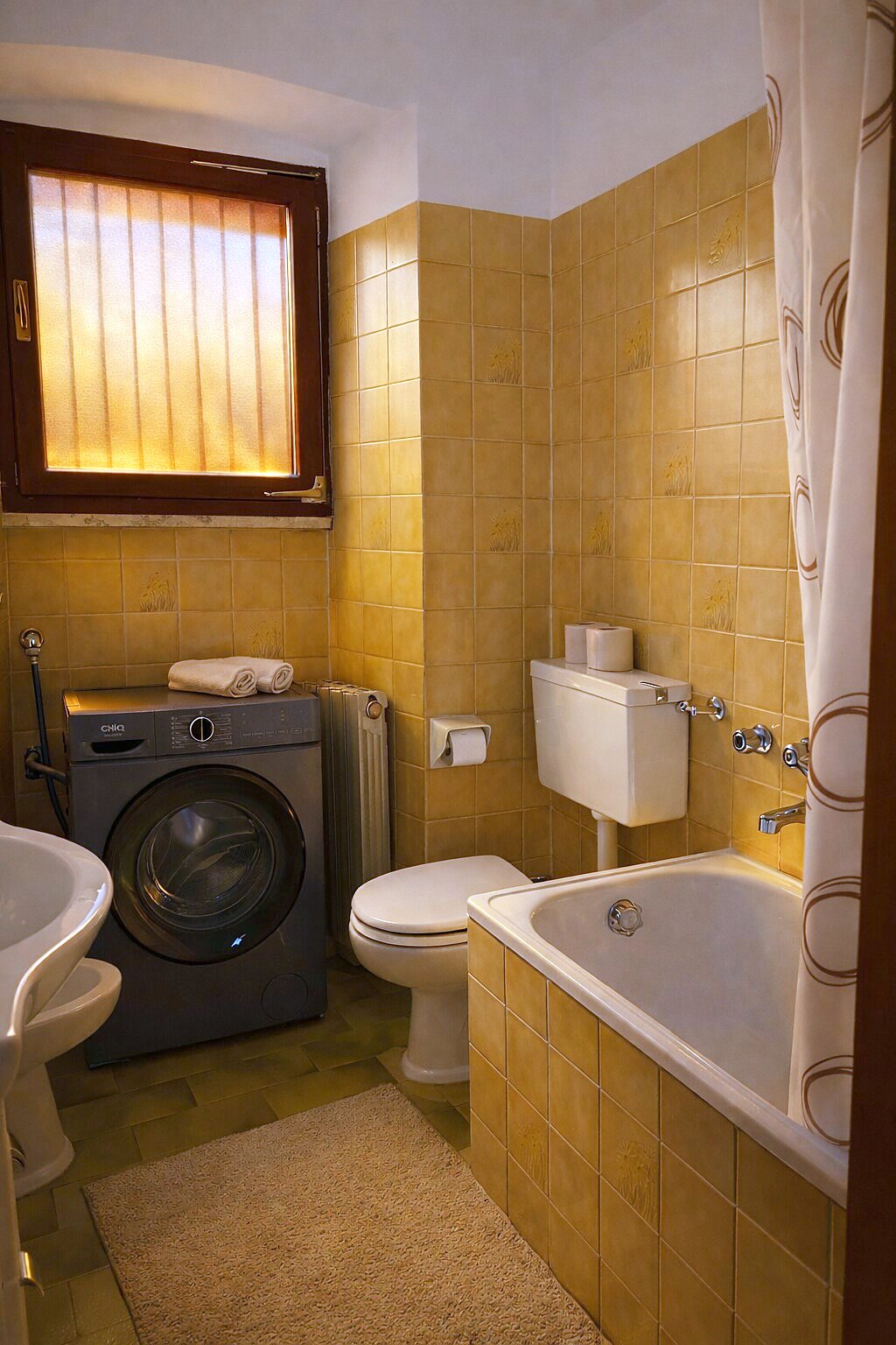 Central 2BR Stay – holiday apartment in Luino on Lake Maggiore