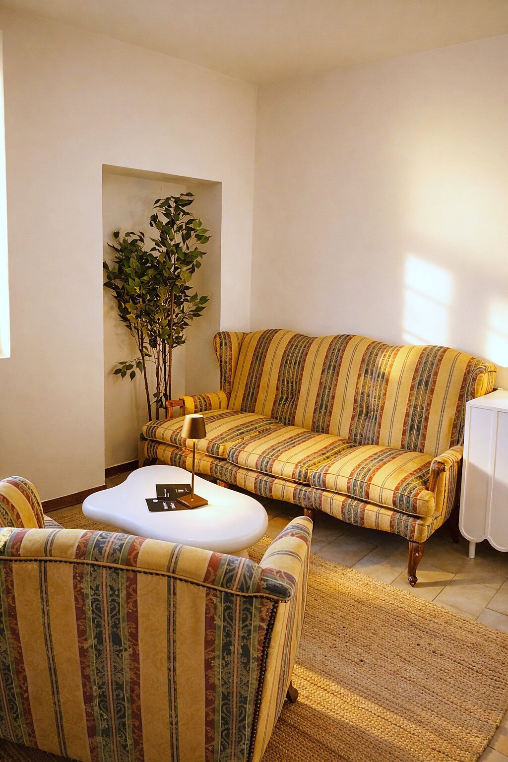 Central 2BR Stay – holiday apartment in Luino on Lake Maggiore