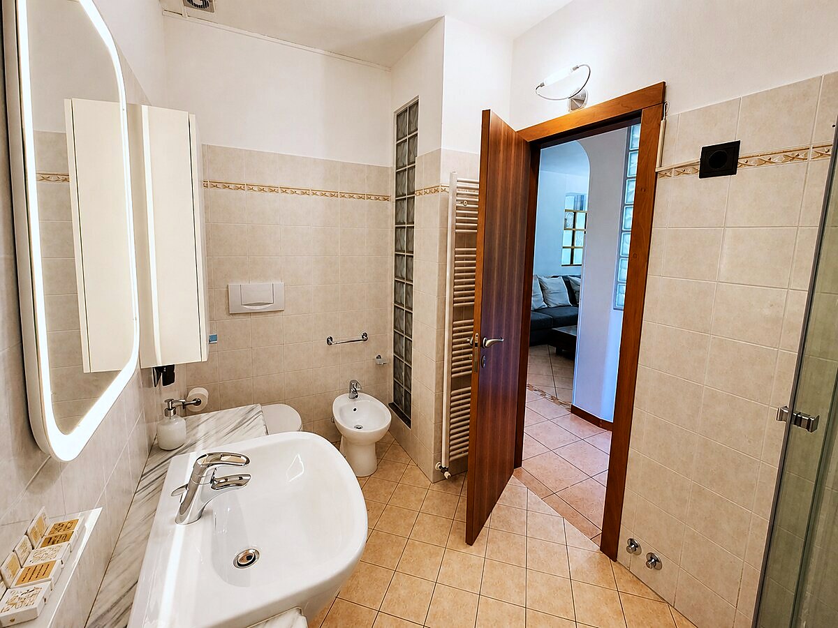 Suite mit Gym und Coworking – Ferienwohnung in Luino am Lago Maggiore