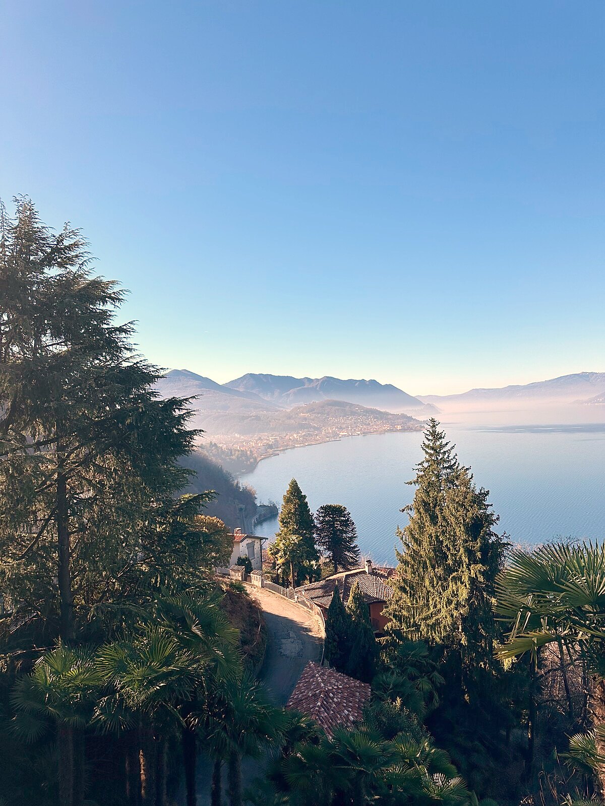 Lake Maggiore Luxury Condo – appartamento vacanze a Luino sul Lago Maggiore