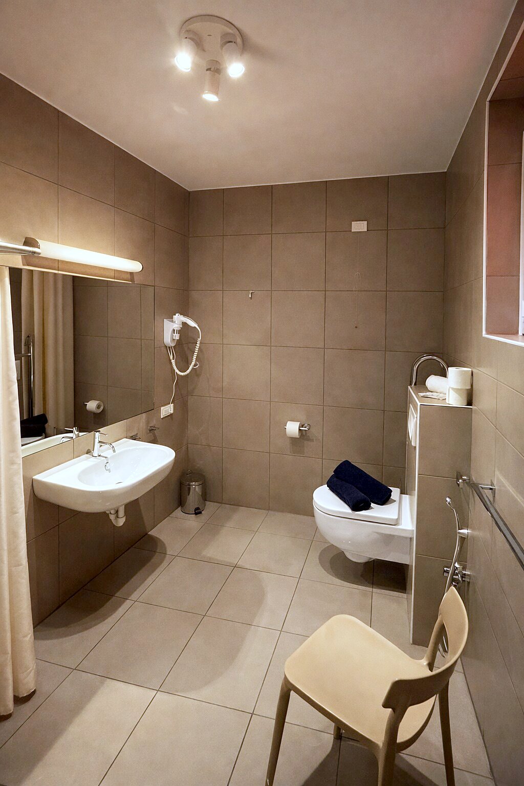 Lakeside Apartment – Ferienwohnung in Maccagno con Pino e Veddasca am Lago Maggiore